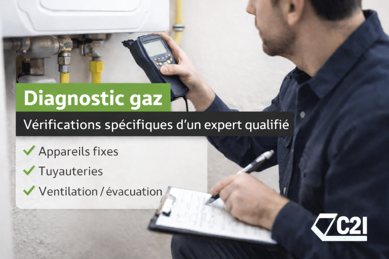 expert réalisant un diagnostic de l'tat d'installation du gaz chez un client
